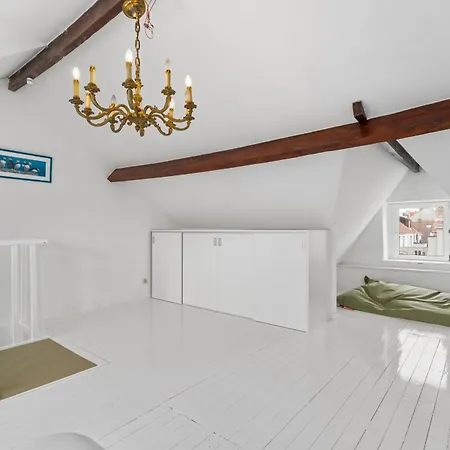 Karaktervolle En Ruime Woning Aan Zee Voor 10p Дом отдыха